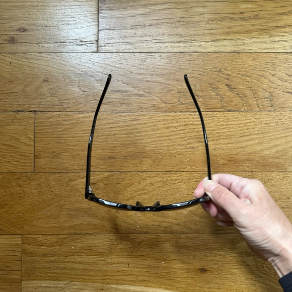 Ferragamo sunglasses - Picture 6 of 9